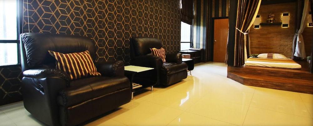 Phitsanulok United Hotel Buitenkant foto