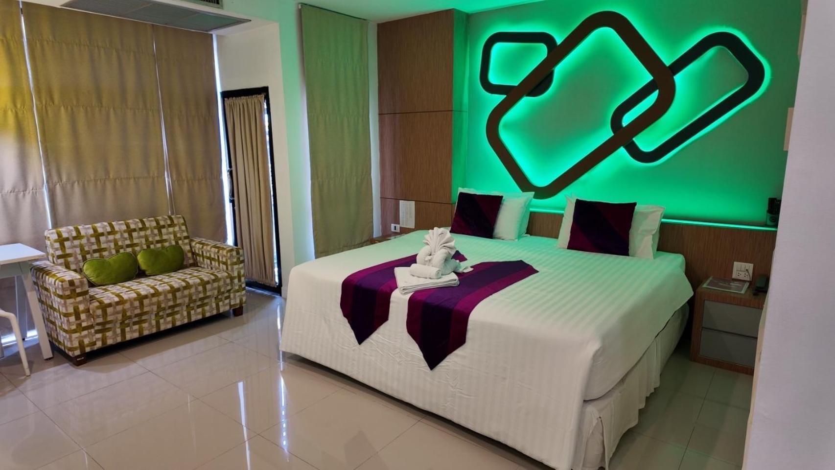 Phitsanulok United Hotel Buitenkant foto