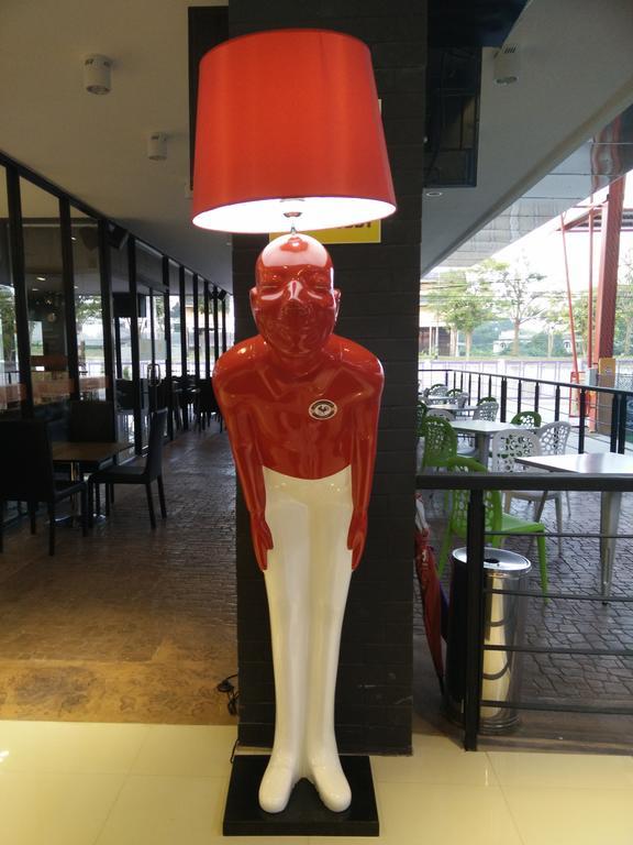 Phitsanulok United Hotel Buitenkant foto