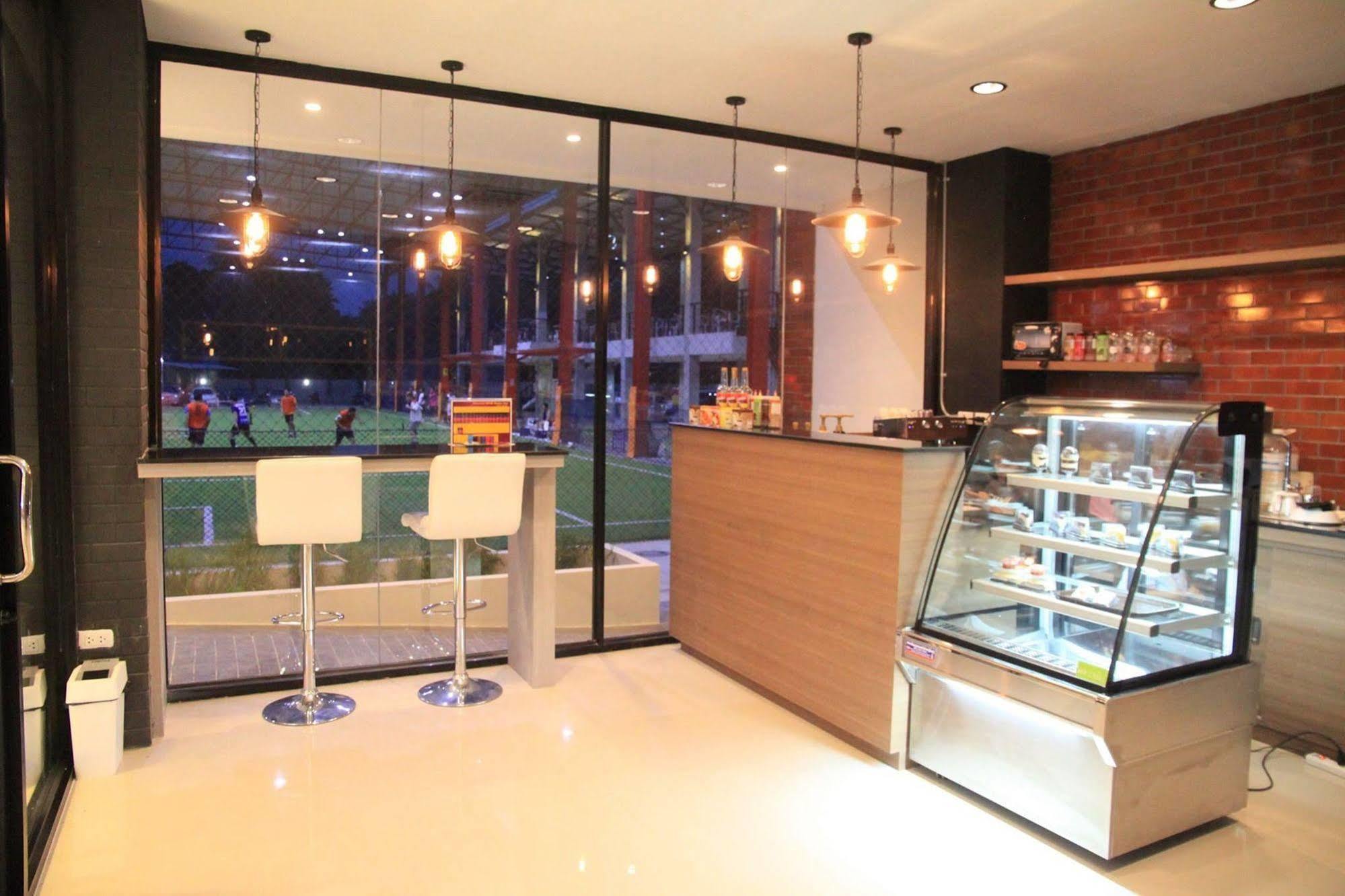 Phitsanulok United Hotel Buitenkant foto