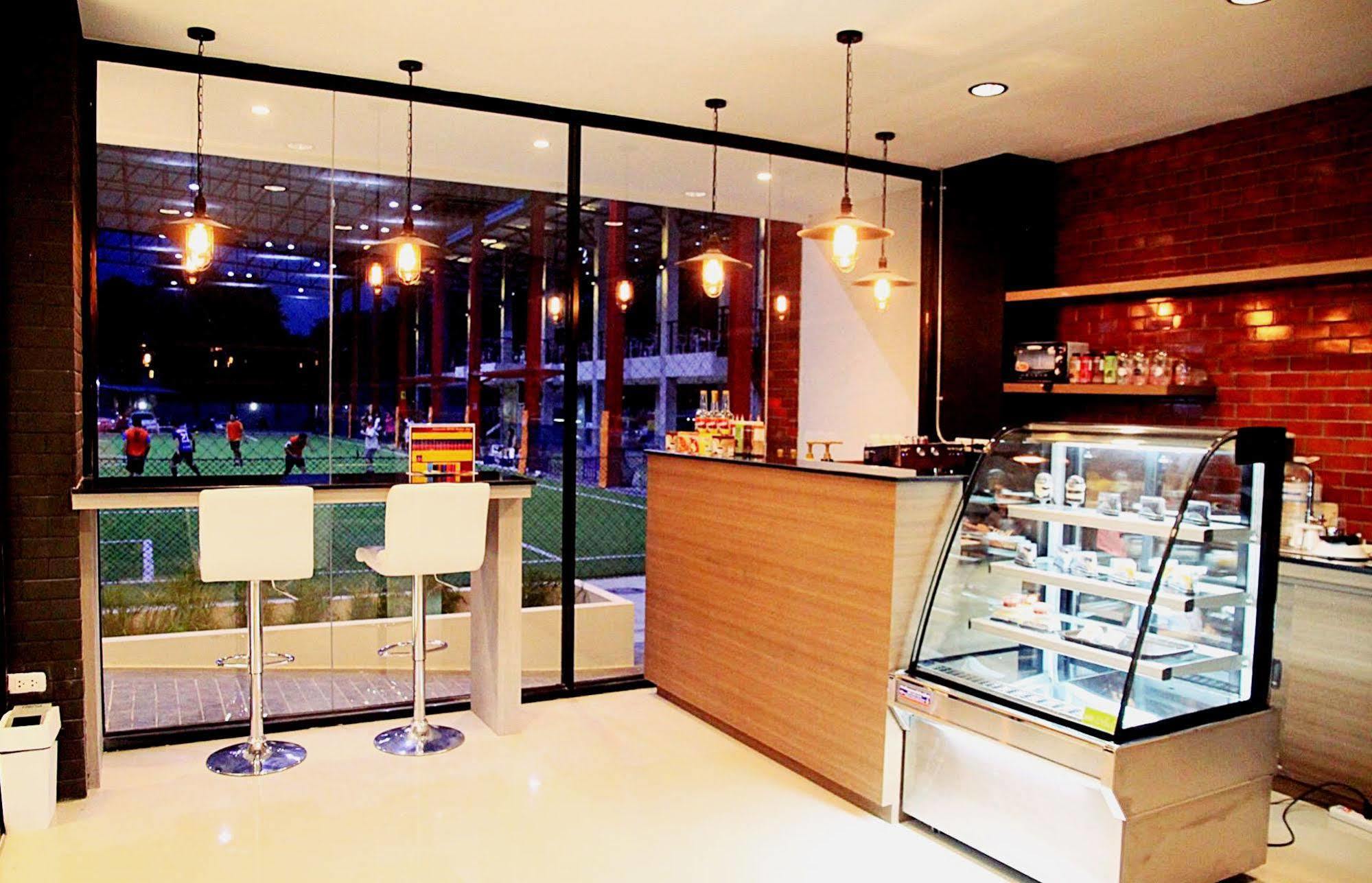 Phitsanulok United Hotel Buitenkant foto